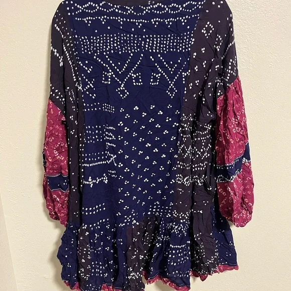 NWT Free People Navy & Magenta Patterned Peasant Top - Picture 4 of 8